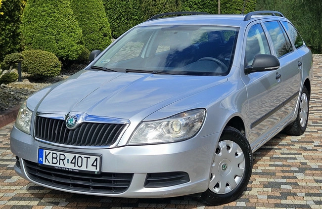 Skoda Octavia cena 25900 przebieg: 259000, rok produkcji 2012 z Radłów małe 781